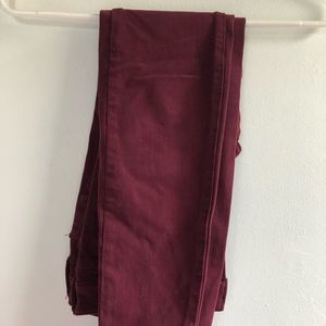 MAROON AMERICAN EAGLE JEANS